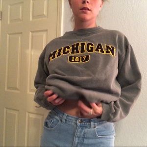 Vintage University of Michigan Crew Neck. 🤍